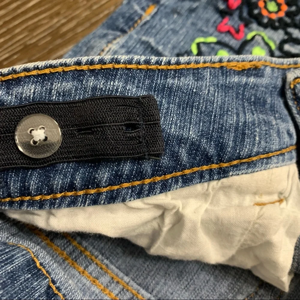 SO distressed denim embroidered Bermuda shorts Size 12
